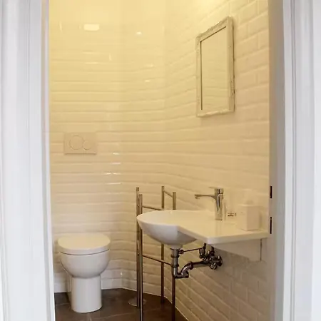 Spacious, Modern, Bright Apartment, Near Piazza Navona! Apartment *