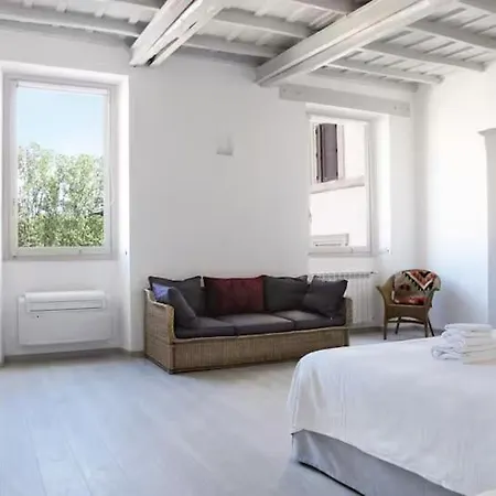 Apartment Spacious, Modern, Bright Apartment, Near Piazza Navona! *