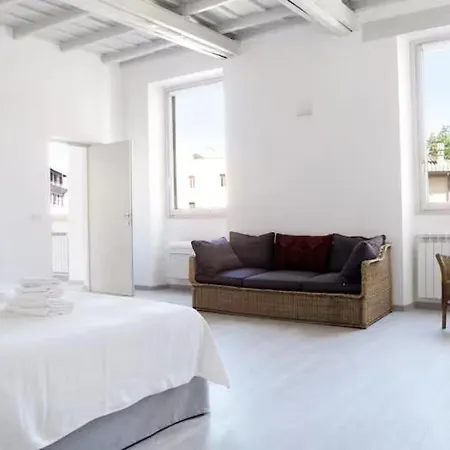 Spacious, Modern, Bright Apartment, Near Piazza Navona!