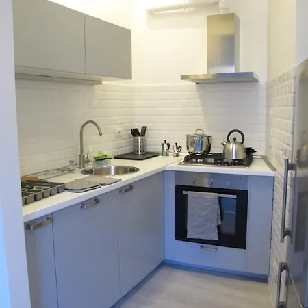 Spacious, Modern, Bright Apartment, Near Piazza Navona! Lägenhet